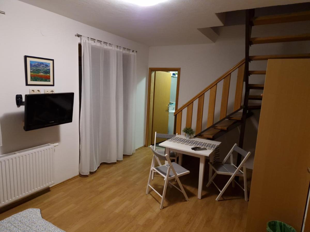 Guest House Wolf II Plitvička Jezera Dış mekan fotoğraf