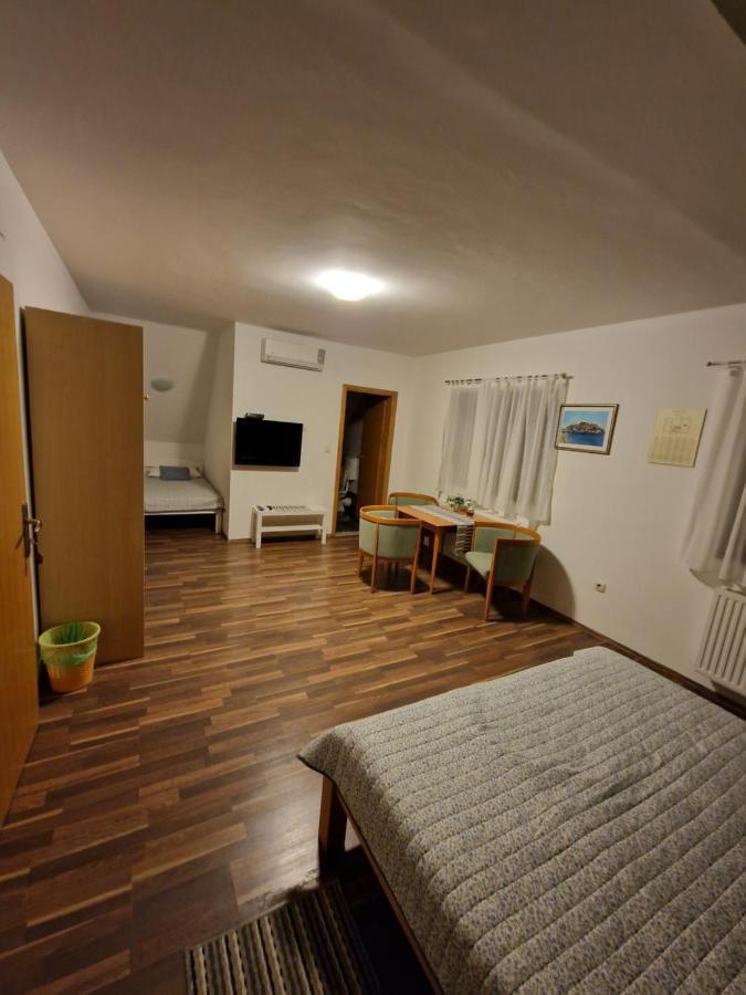 Guest House Wolf II Plitvička Jezera Dış mekan fotoğraf