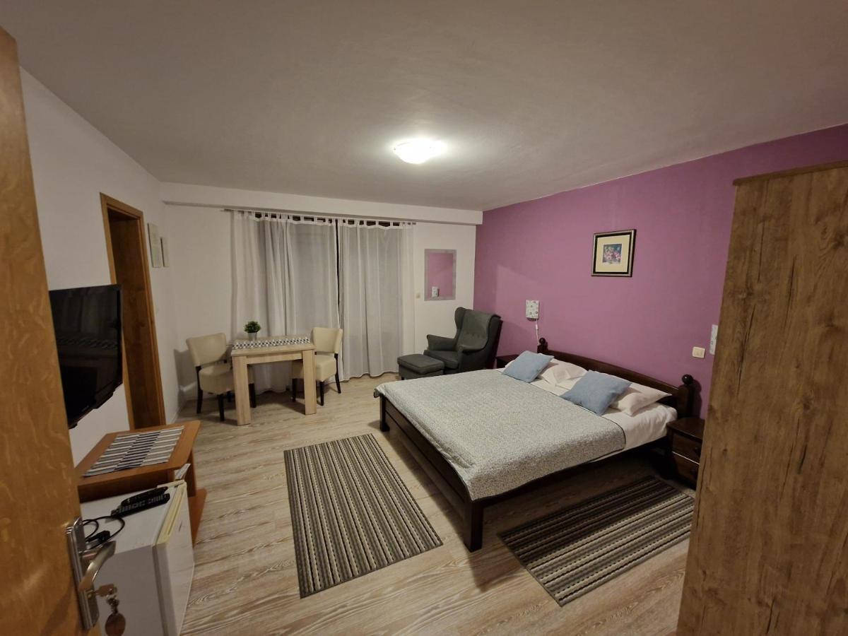 Guest House Wolf II Plitvička Jezera Dış mekan fotoğraf