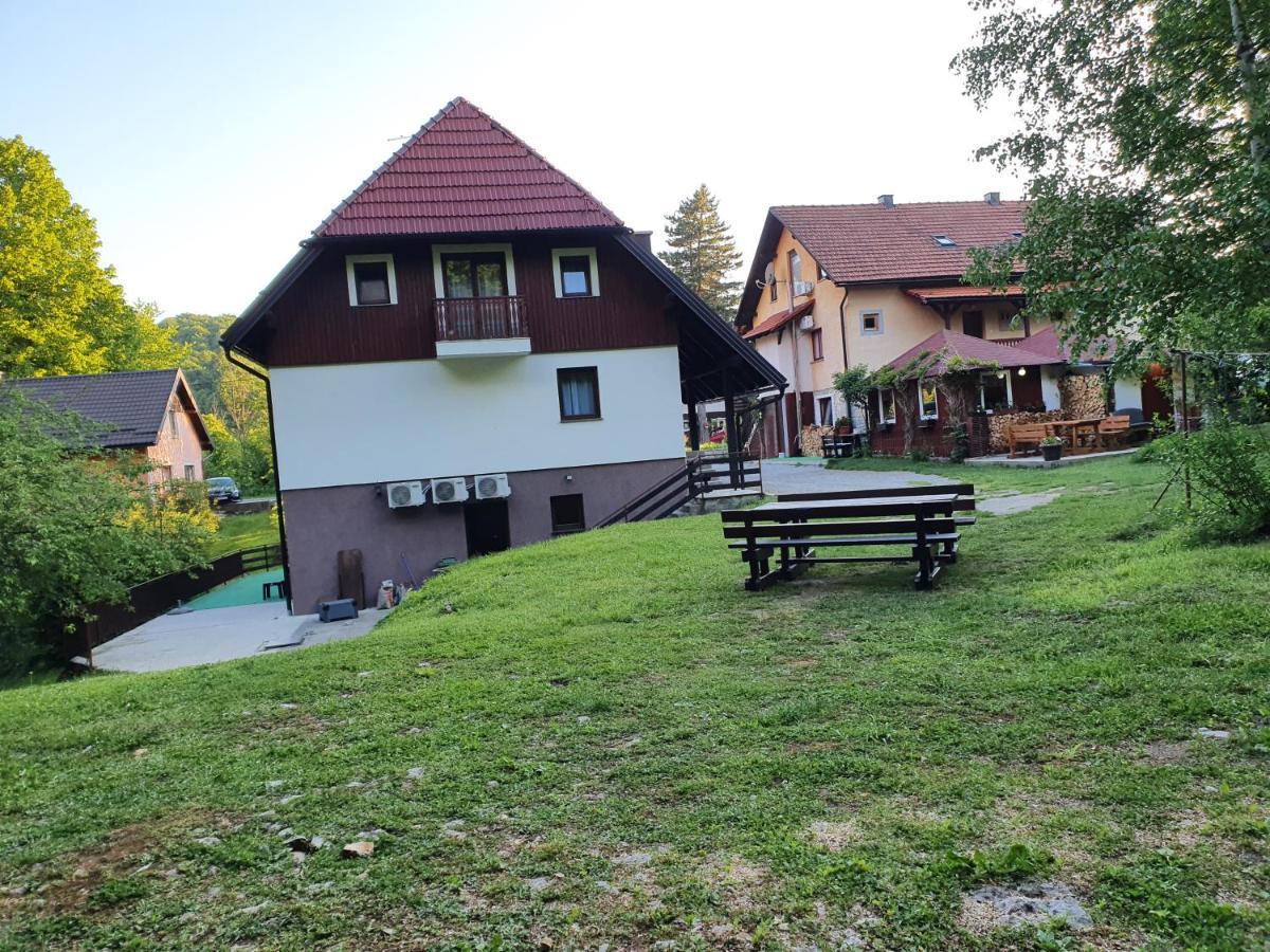 Guest House Wolf II Plitvička Jezera Dış mekan fotoğraf